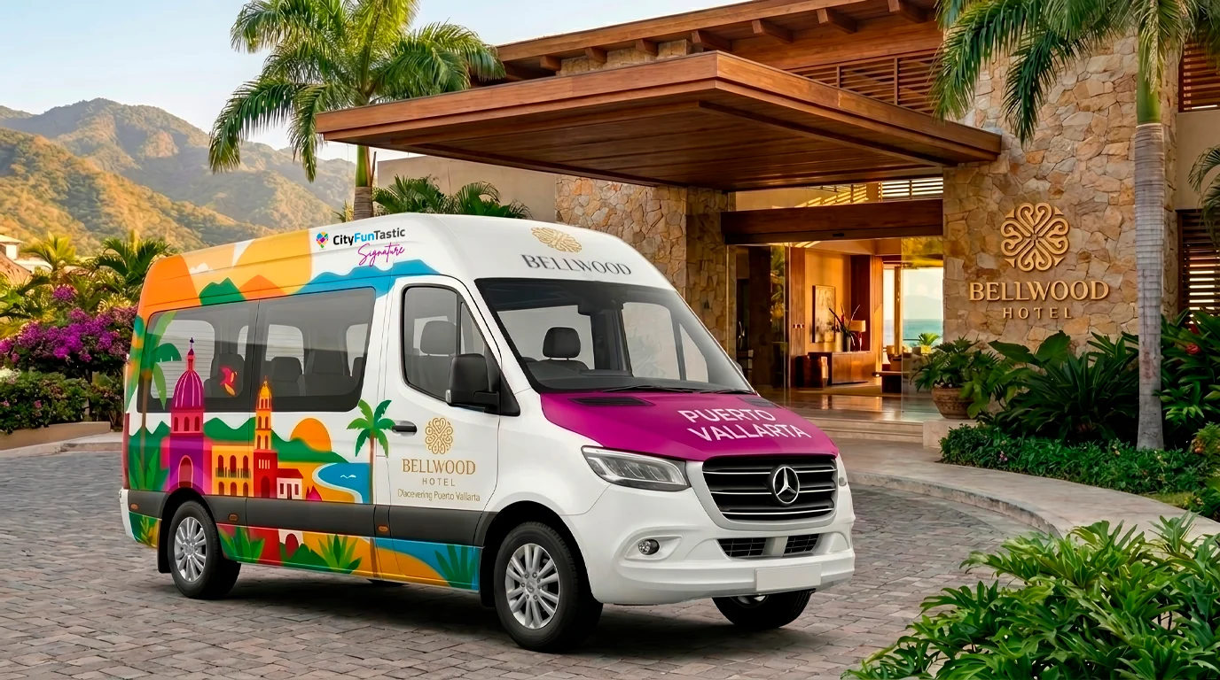 Unidad Mercedes-Benz Sprinter con la identidad de Bellwood Hotel frente al establecimiento, como ejemplo de una experiencia CityFunTastic Signature en Puerto Vallarta.